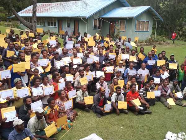 Henganofi community leaders graduate with SME certificates