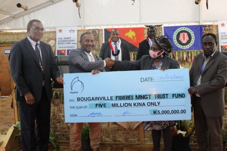 NFA presents K5 million fisheries grant to Bougainville