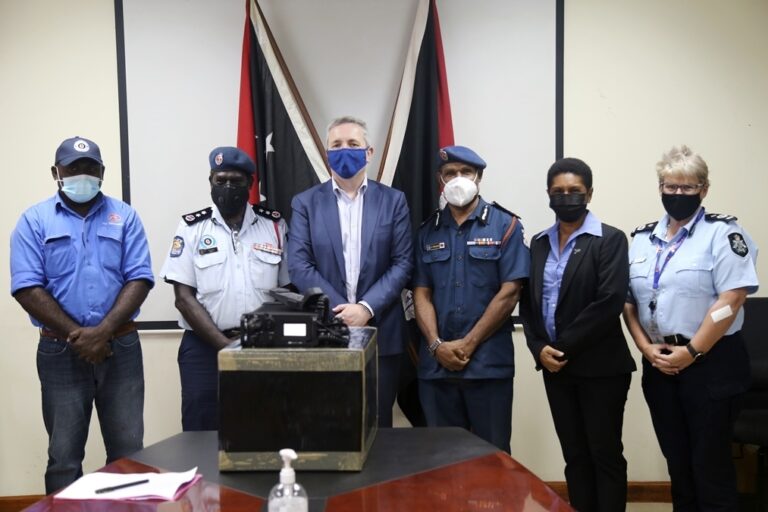 Bougainville police boosted with radio equipment
