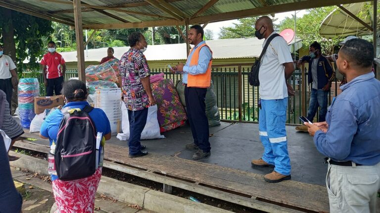 PNG Ports assists displaced families in Alotau