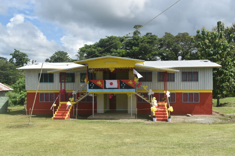 A PRIMARY SCHOOL RECEIVES AN EXPENSIVE CLASSROOM IN THE DISTRICT