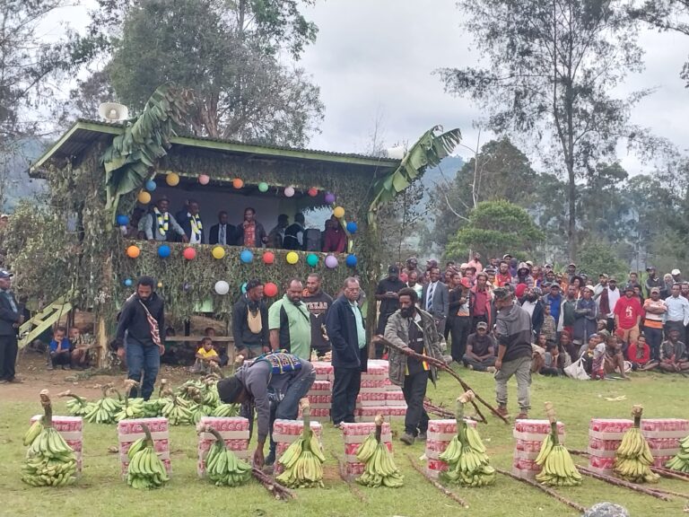 Lino stops receiving gifts from his people