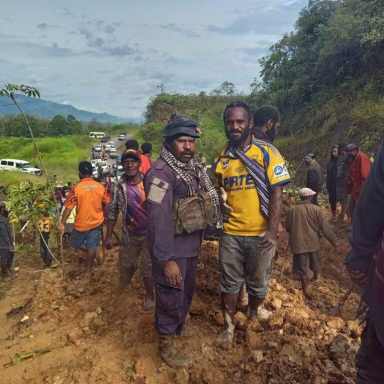 LANDSLIDE BLOCKING HIGHLANDS HIGHWAY NEAR WAPENAMANDA