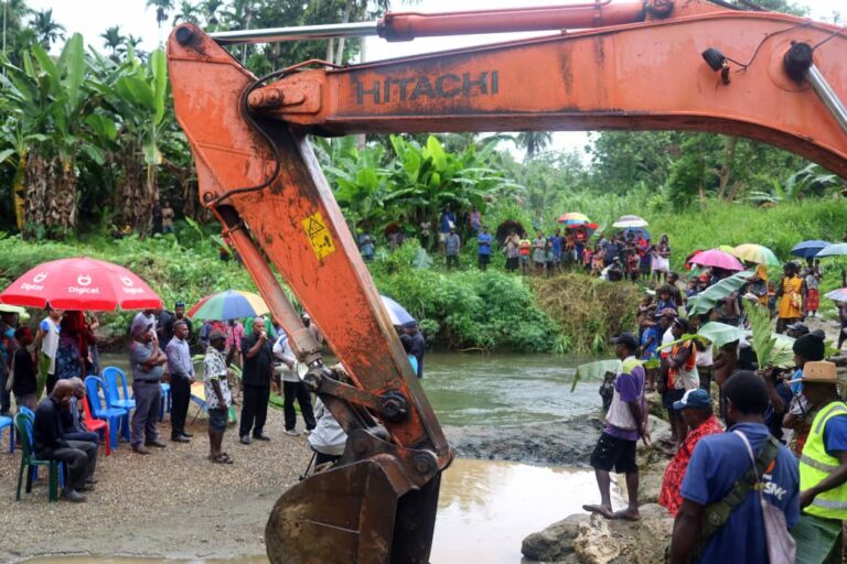 Construction of Multi-Million-Kina Bararat Bridge Commences