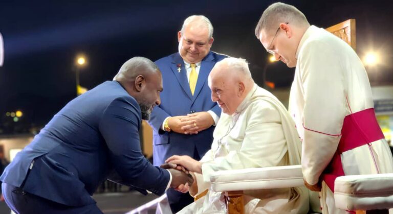 Tsiamalili Welcomes Pope Francis on Behalf of the People of Bougainville