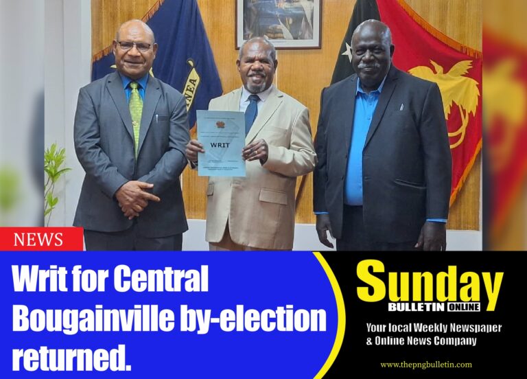 (L-R) Electoral Commissioner Simon Sinai, Governor General Sir Bob Dadae and newly elected Member for Central Bougainville Hon. Jimmy Miringtoro at the Government Haus. Photo by Dalcy Lulua.