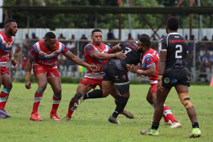Mendi Muruks and Goroka Lahanis players in action during the round 13 match that ended in violence. Picture supplied.