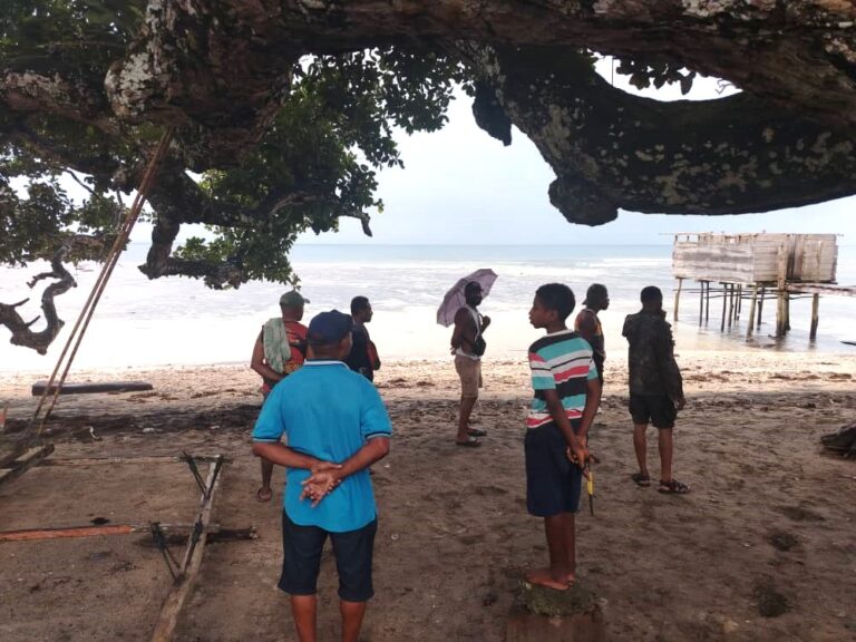 Tsunami Alert: Different Reactions in Vanimo and Nearby Villages