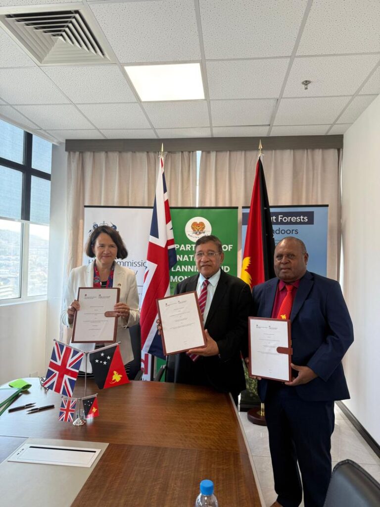 UK and PNG sign Forest Governance MOU