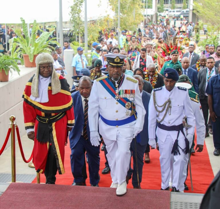 Governor-General Opens new Waigani National Court Complex