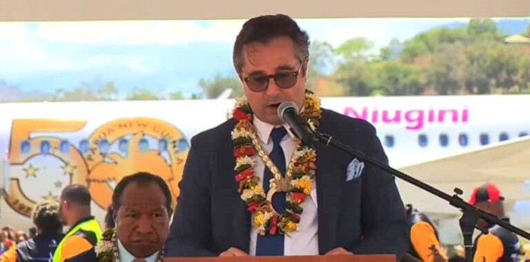 Airbus rep thanks Air Niugini for the partnership