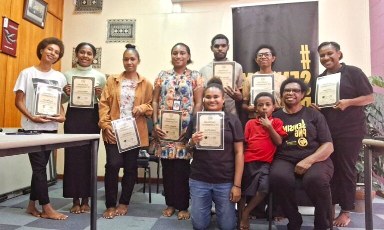 Senisim PNG program certifies 87 uni students with leadership certificates