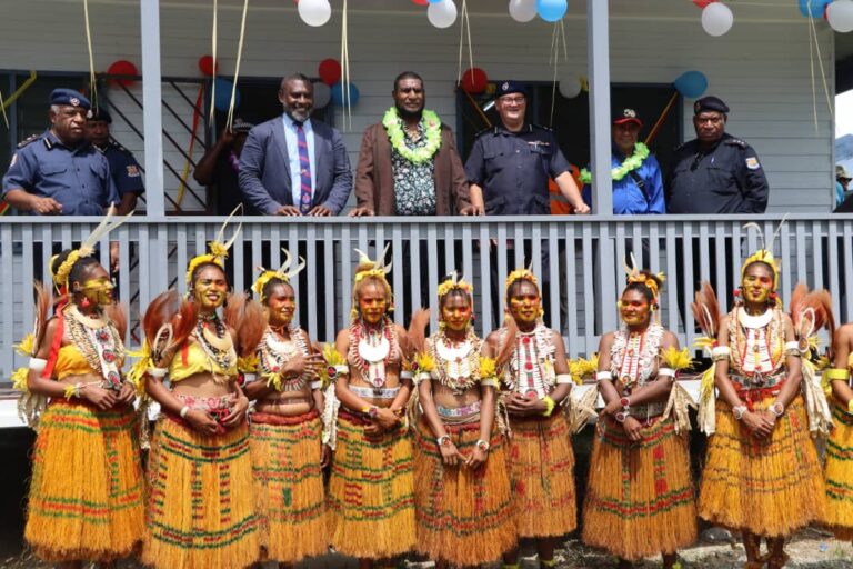 Ten new police houses commisionsed for use by Police Minister in Bereina