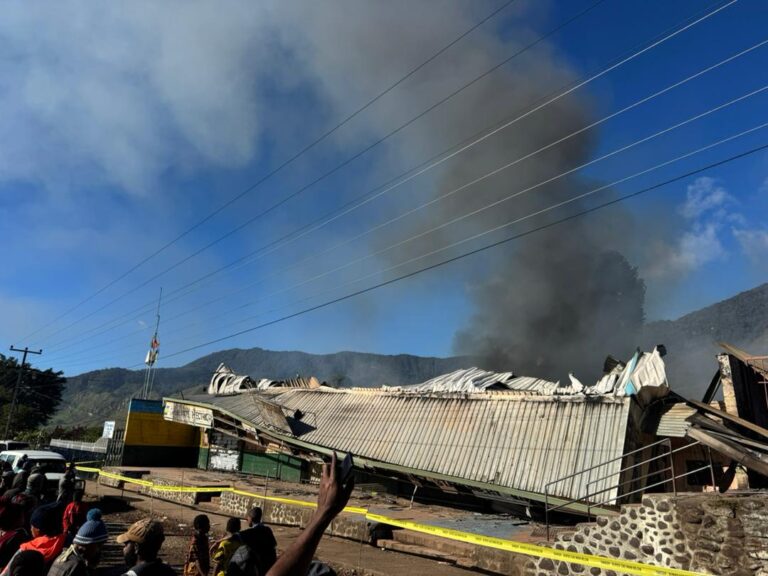 Governor Powi Expresses Sadness Over Devastating Fire in Mendi