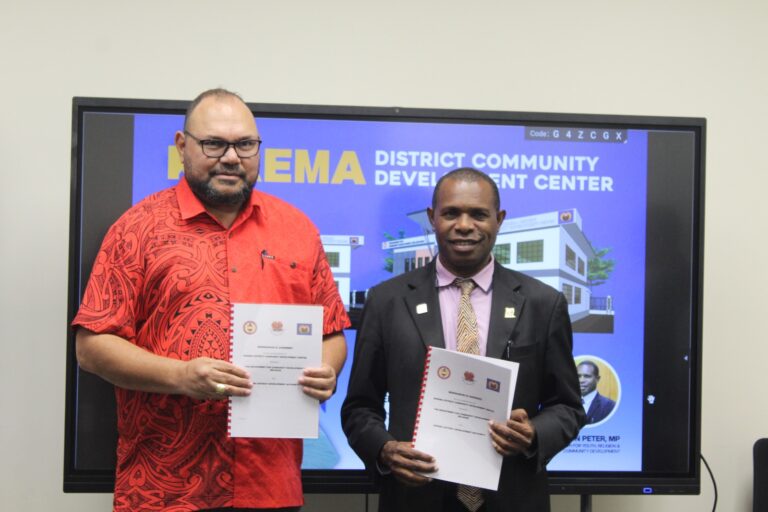 Kerema District signs DCDC agreement with DFCDR