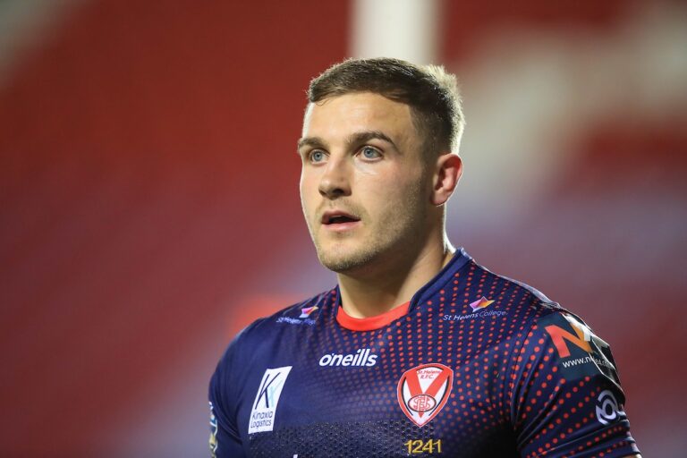 PNG Chiefs secure England star Matty Lees as Player 004