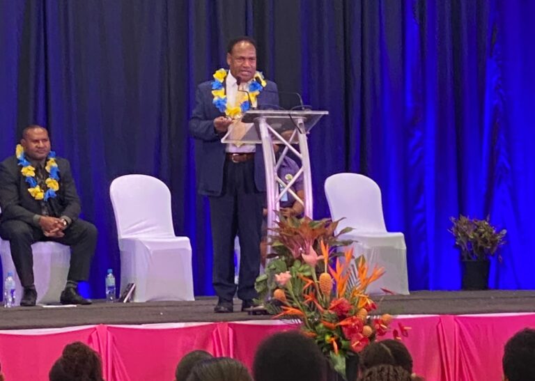 Kase urges nurses to unite health system