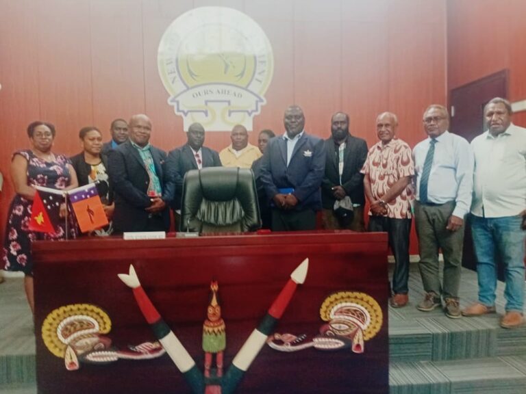 Bougainville Legislative Team Studies New Ireland Assembly Model